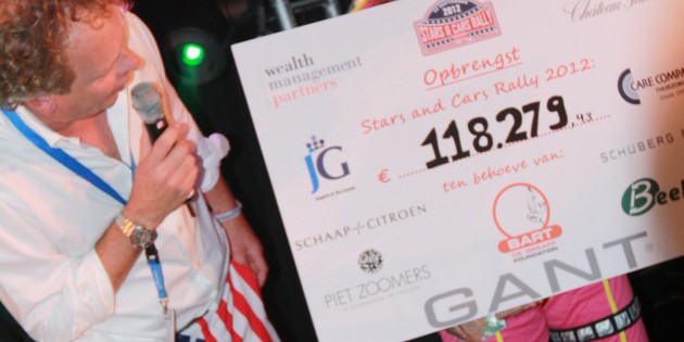 Mirjam-de-Graaff-ontvangt-cheque